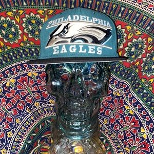 Classic New Era Philadelphia Eagles fitted hat. 7 1/8.
